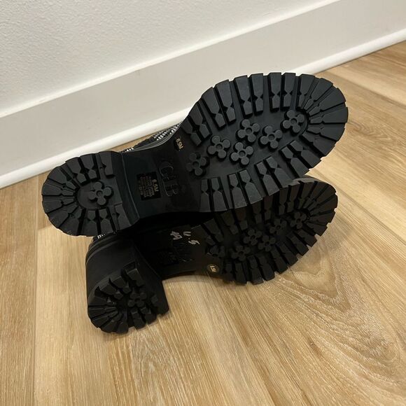 GIANNI BINI Bright Side Zebra Rhinestone Ankle Boots Size 6.5 - Picture 4 of 7